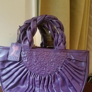 Ciccia purple handbag with cat fob.